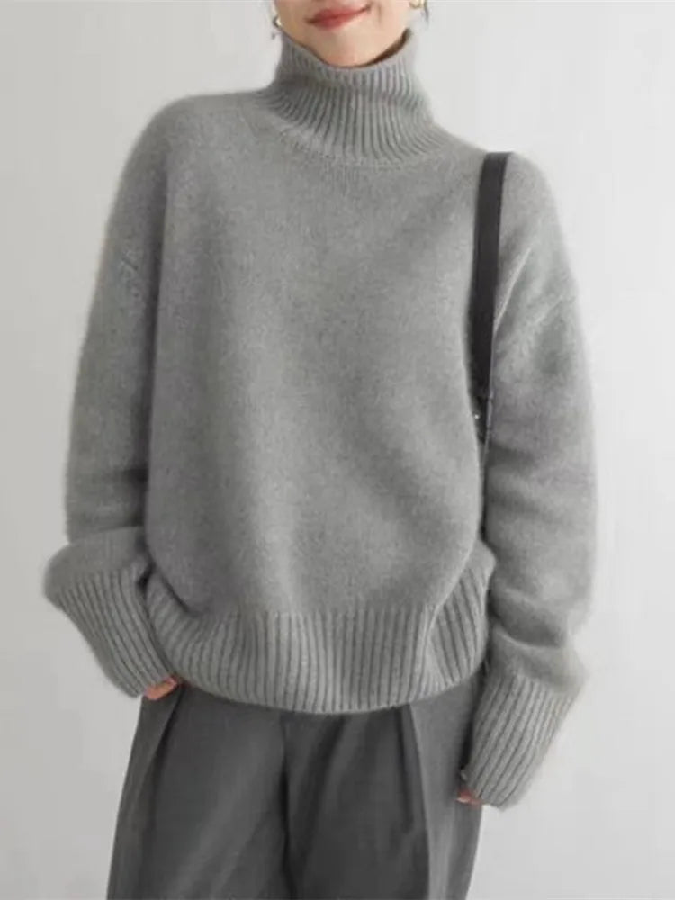 Amaya - Elegant Turtleneck Sweater