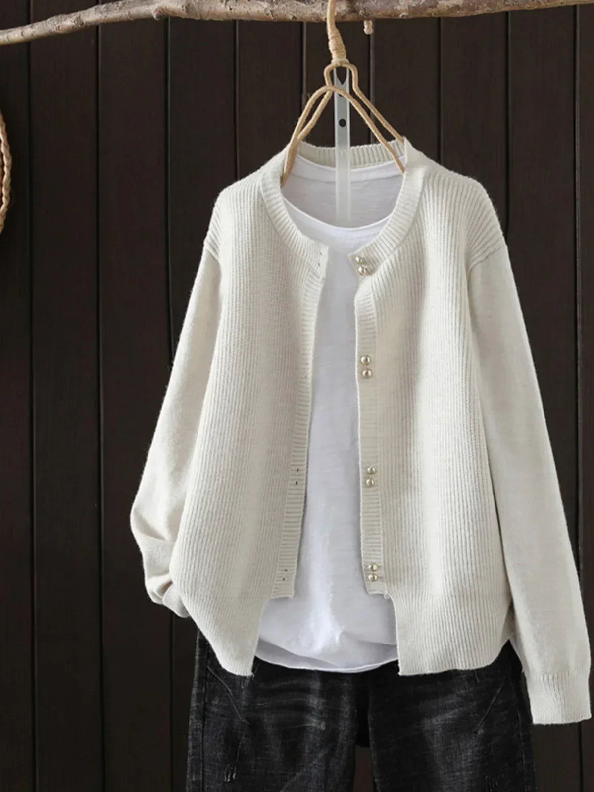 Elara - Classic Button-Up Cardigan